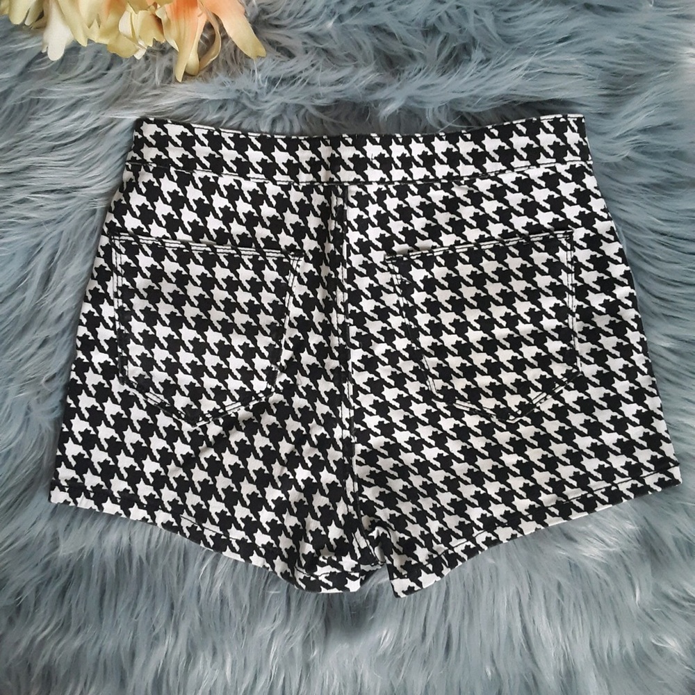 High waist Houndstooth Shorts - Picture 2 of 3